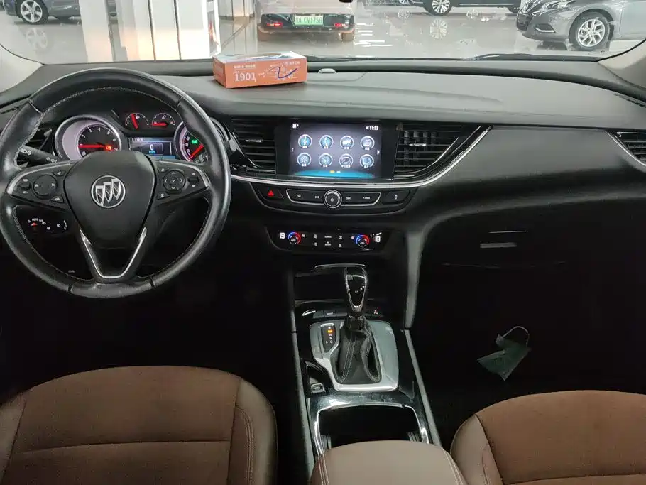 Buick Regal — миниатюра 12