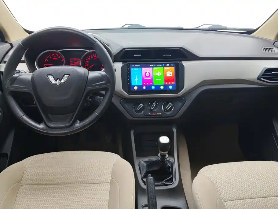 Wuling Hongguang — миниатюра 12