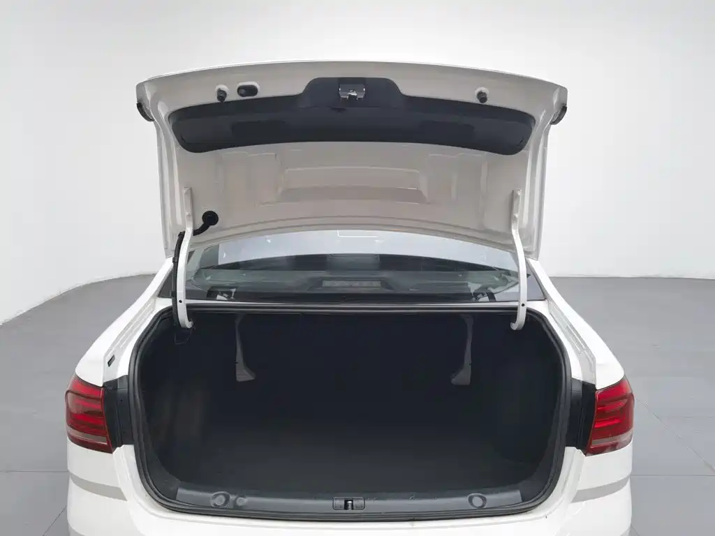 Volkswagen Lavida — миниатюра 16