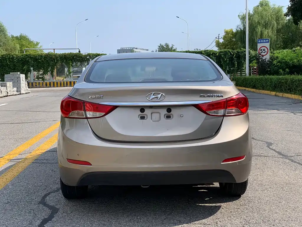 Hyundai Elantra Langdong — миниатюра 9