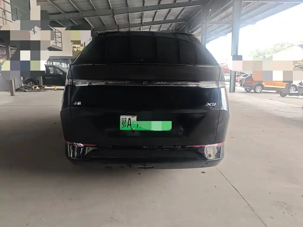 XPeng X9 — миниатюра 8