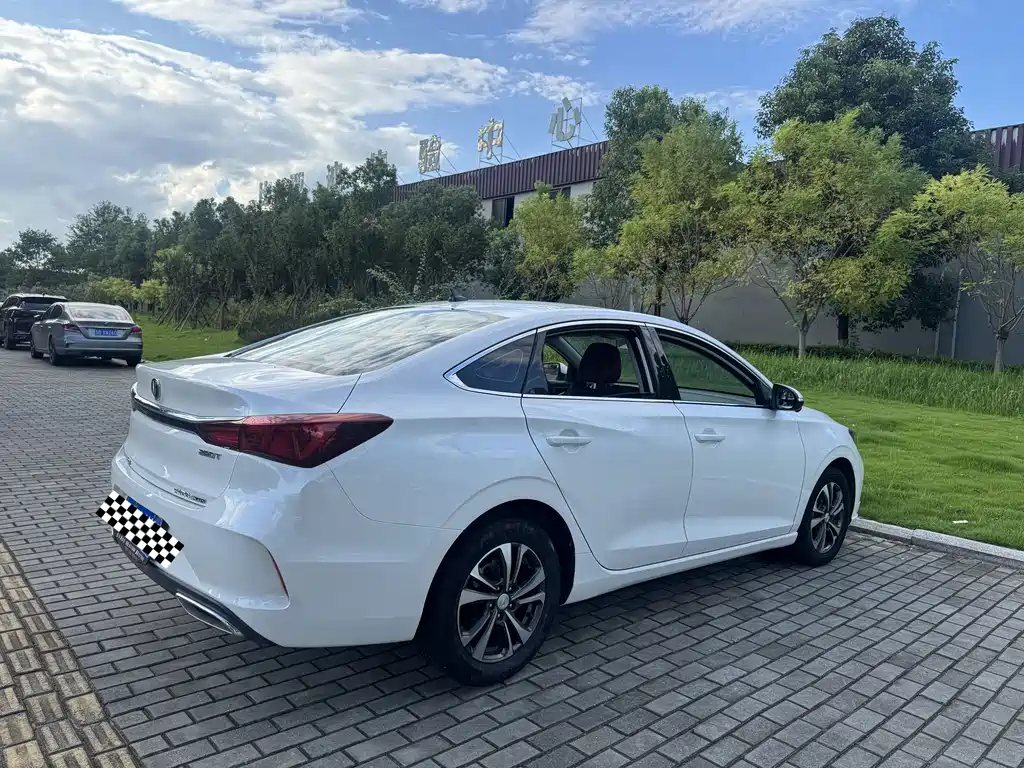 Changan Eado — миниатюра 7