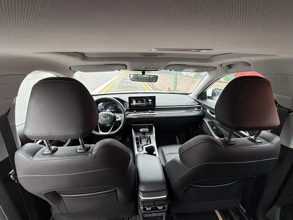Geely Emgrand 2022 4 1.5L CVT Luxury