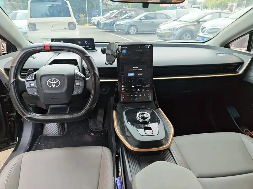 Toyota bZ3 — миниатюра 10