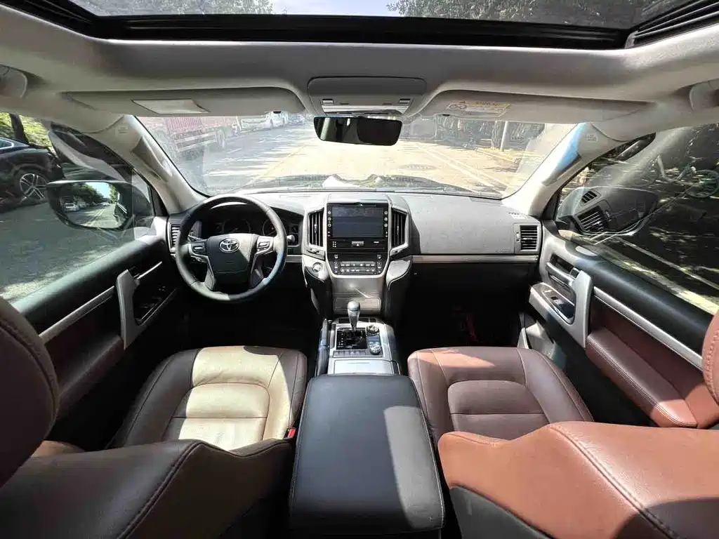 Toyota Land Cruiser — миниатюра 8