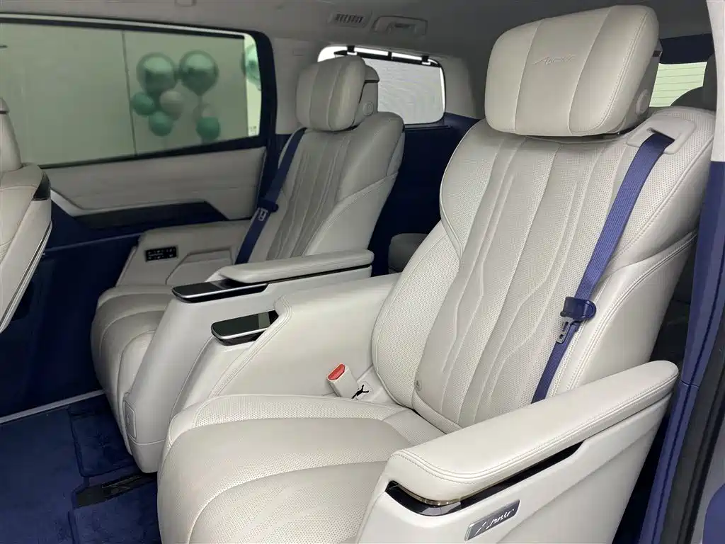 Buick Century 2023 2.0T мест