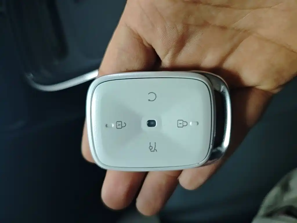 ARCFOX Beta T1 — миниатюра 9