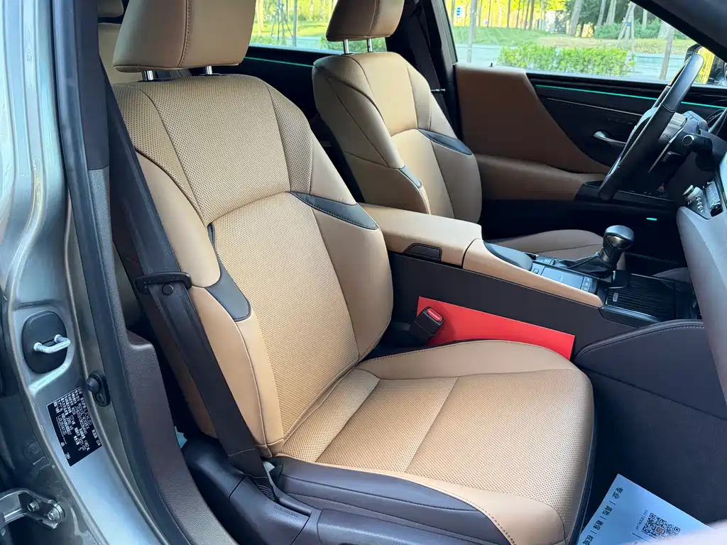 Lexus ES — миниатюра 18