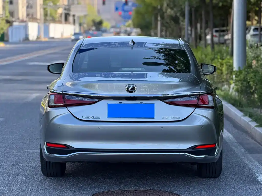 Lexus ES — миниатюра 5