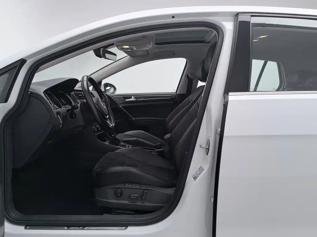 Volkswagen Golf — миниатюра 10