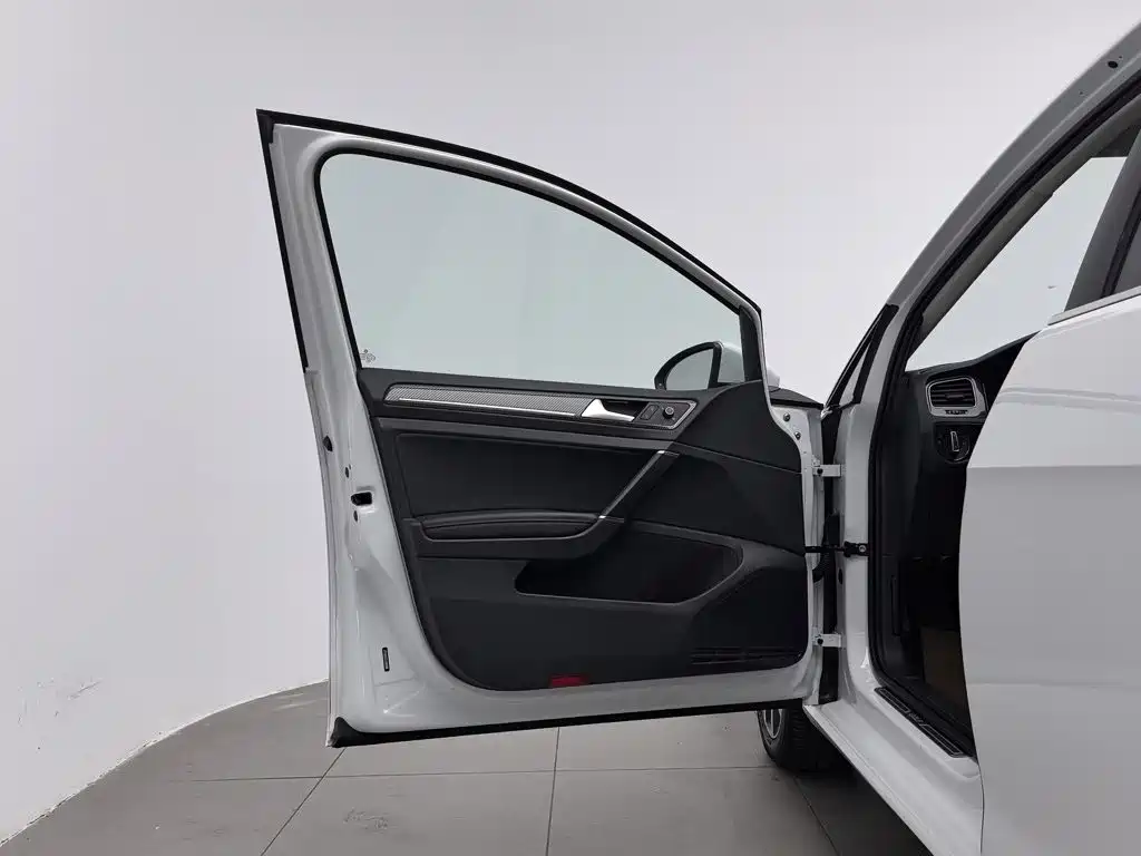 Volkswagen Golf — миниатюра 8
