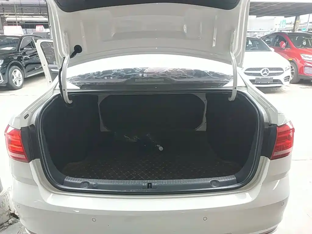 Volkswagen Lavida — миниатюра 19