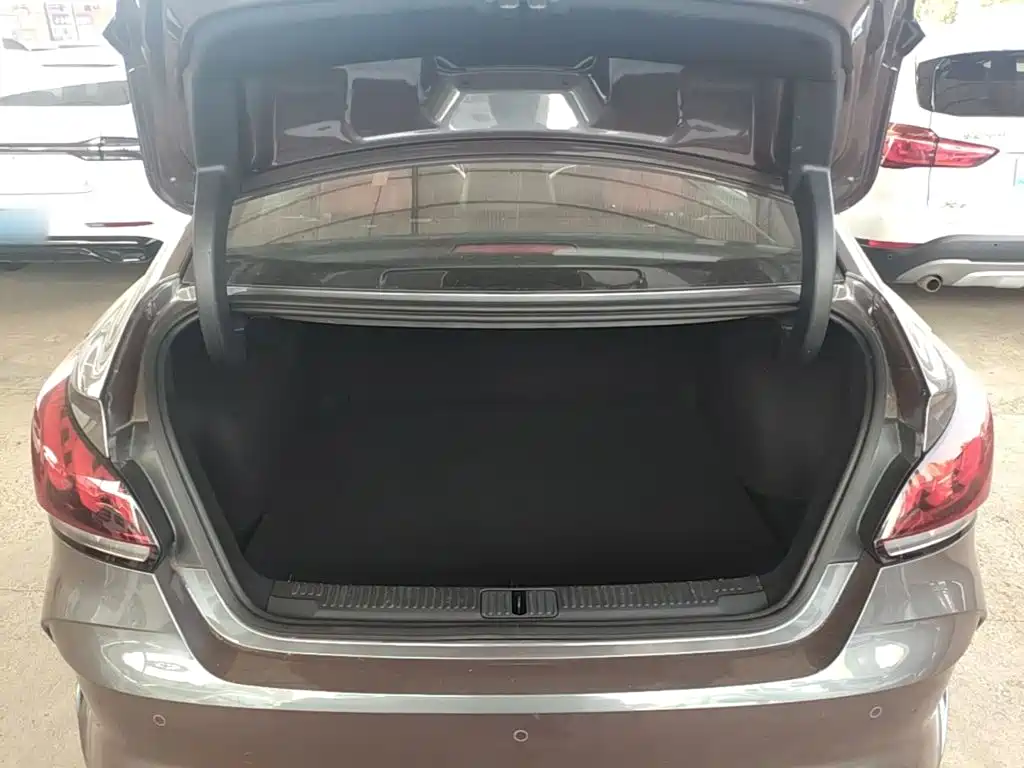 MG MG5 — миниатюра 19
