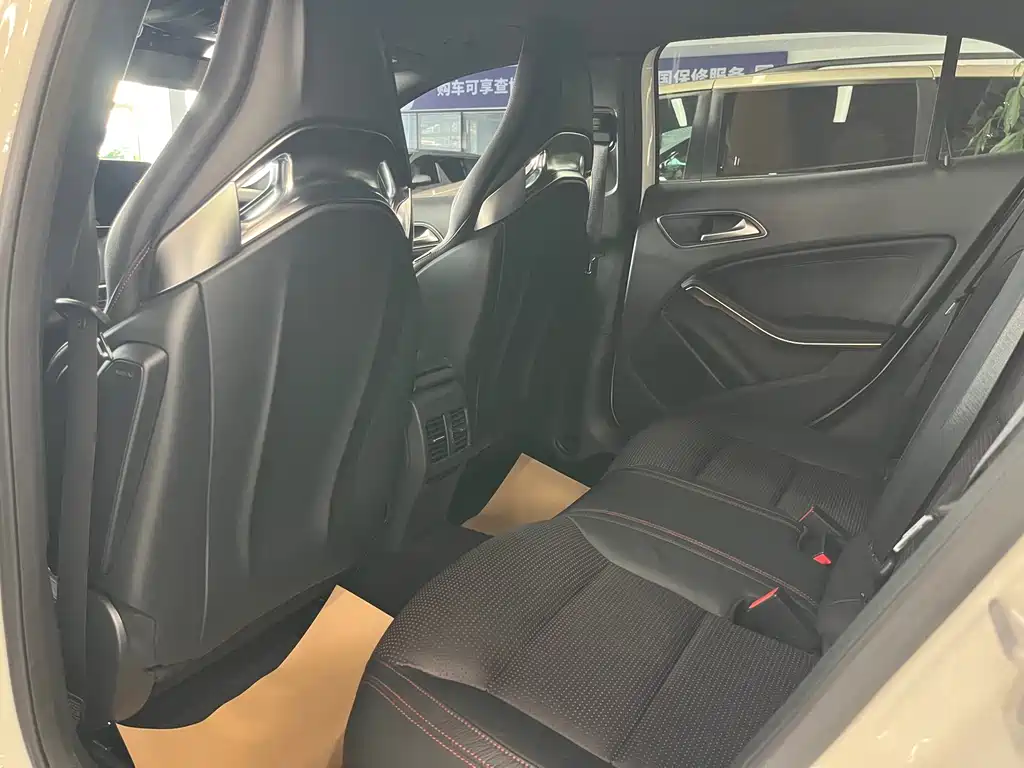 Mercedes-Benz GLA AMG — миниатюра 6
