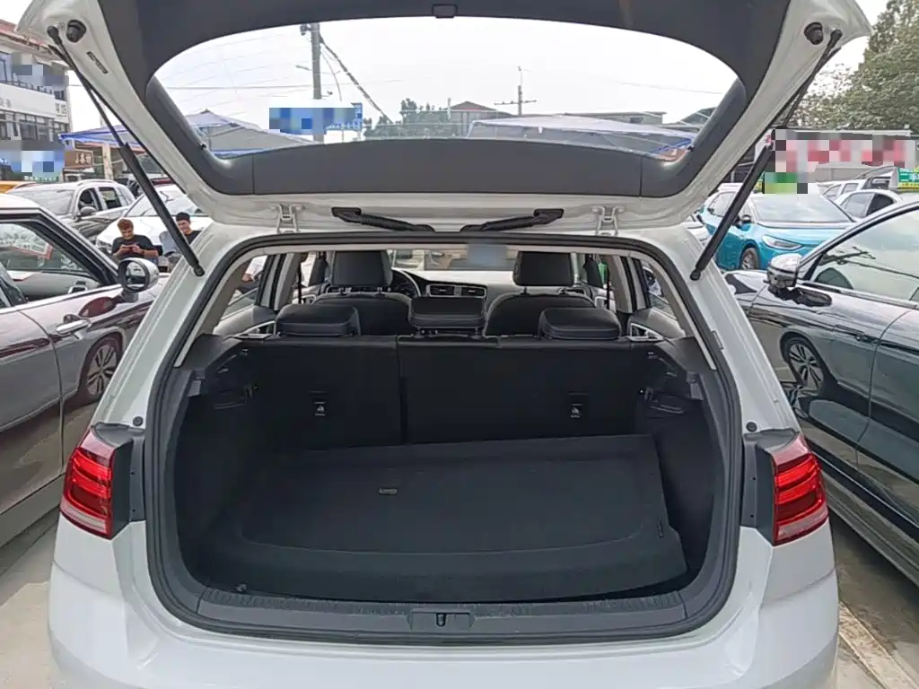 Volkswagen Golf EV — миниатюра 19