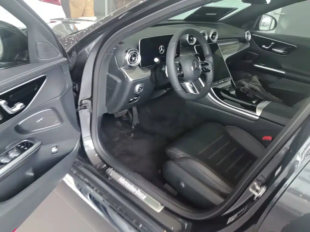 Mercedes-Benz C-Class — миниатюра 21