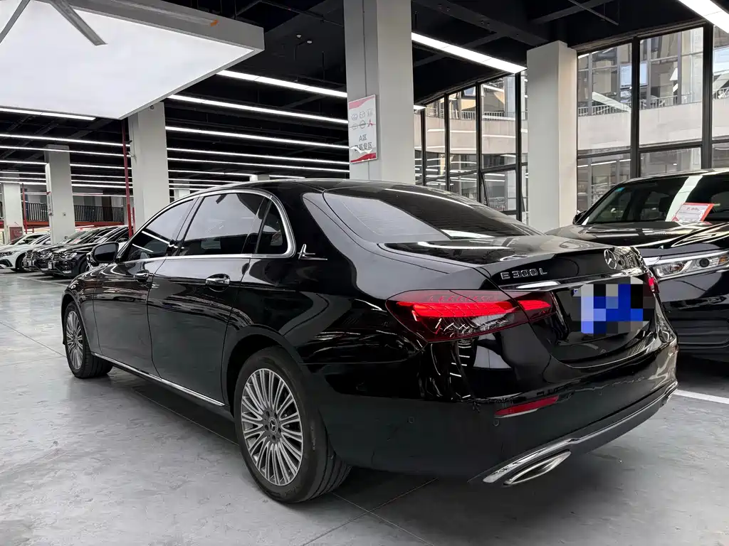 Mercedes-Benz E-Class — миниатюра 19
