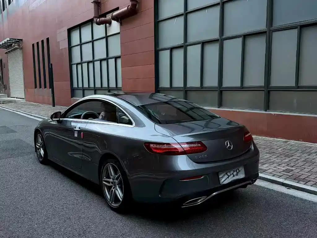 Mercedes-Benz E-Class (Import) — миниатюра 9