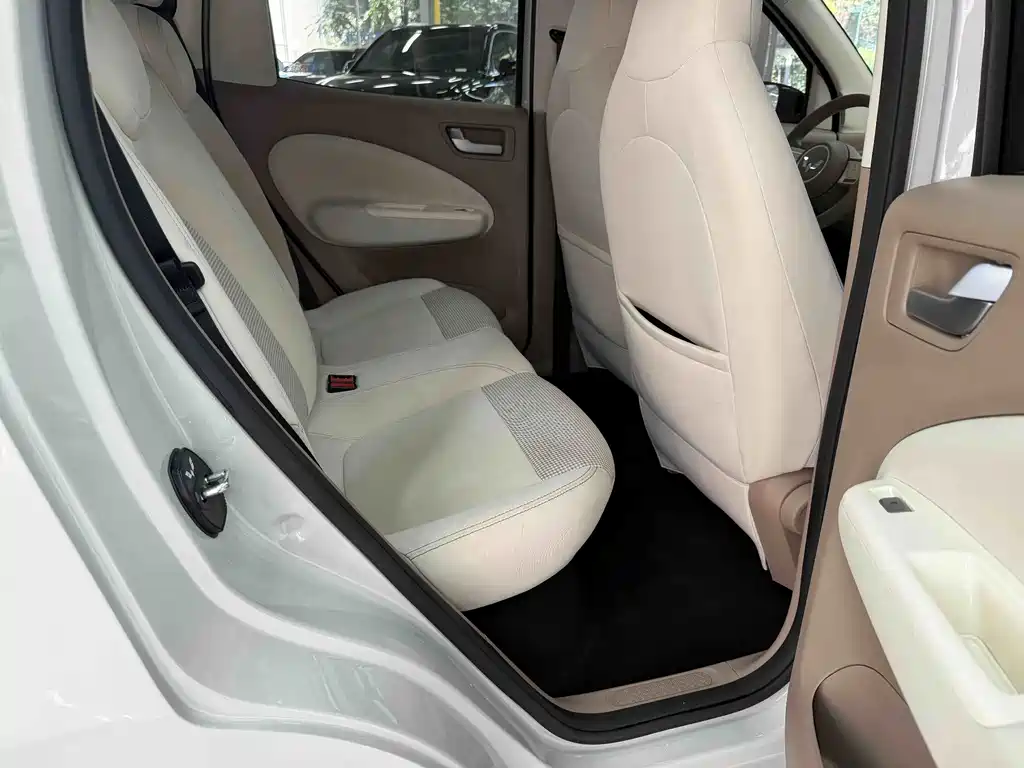 Wuling MINIEV — миниатюра 18