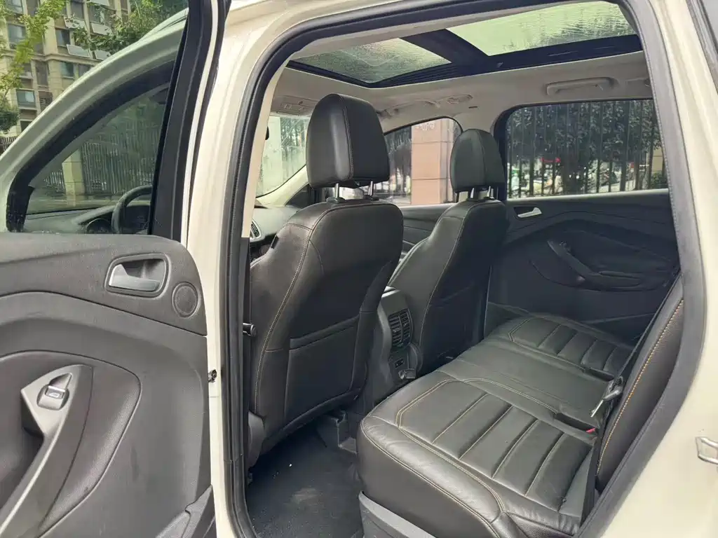 Ford Kuga — миниатюра 13