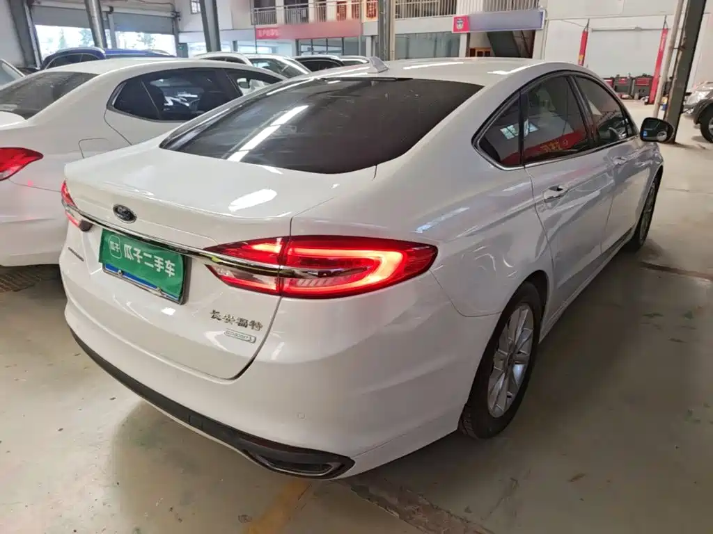 Ford Mondeo — миниатюра 7