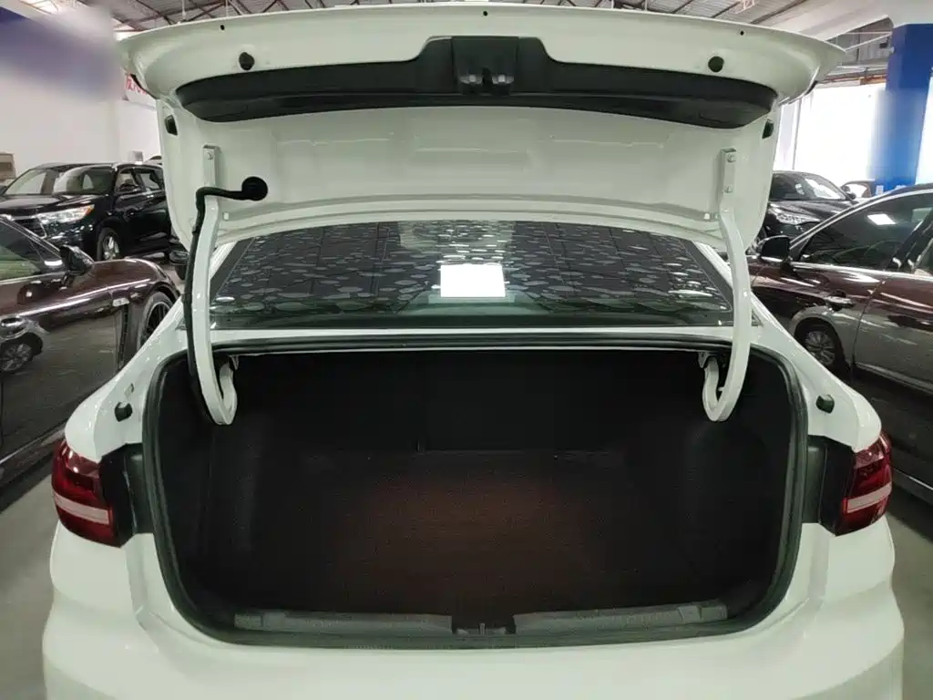 Volkswagen Lavida — миниатюра 19