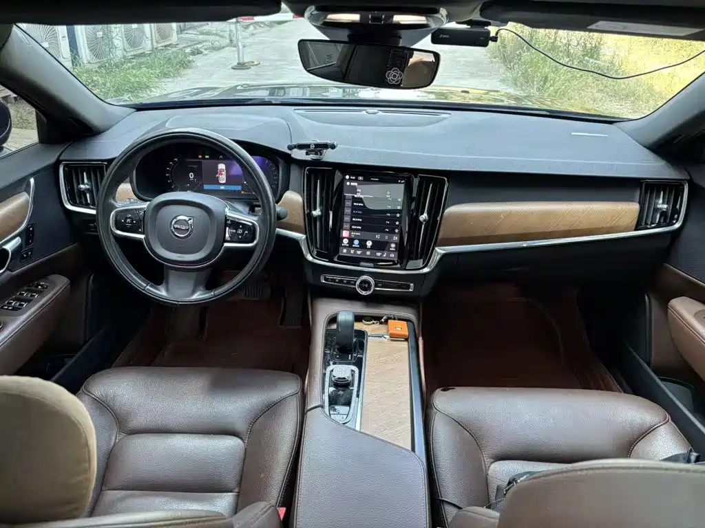 Volvo S90 — миниатюра 10