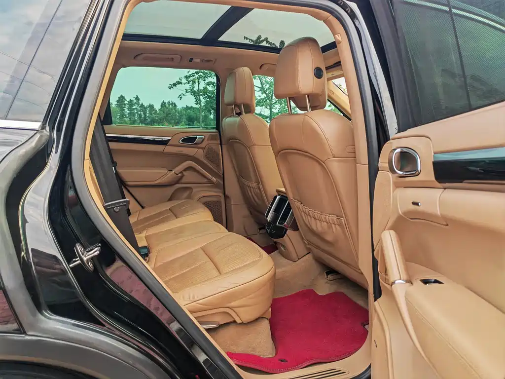 Porsche Cayenne — миниатюра 14