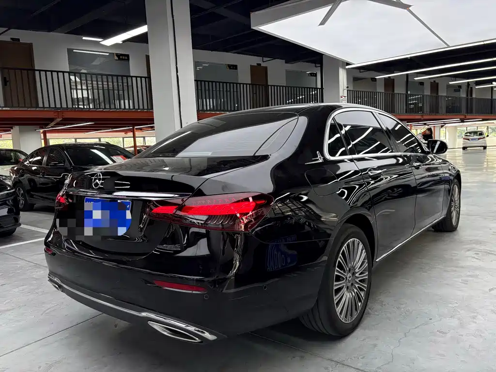 Mercedes-Benz E-Class — миниатюра 21