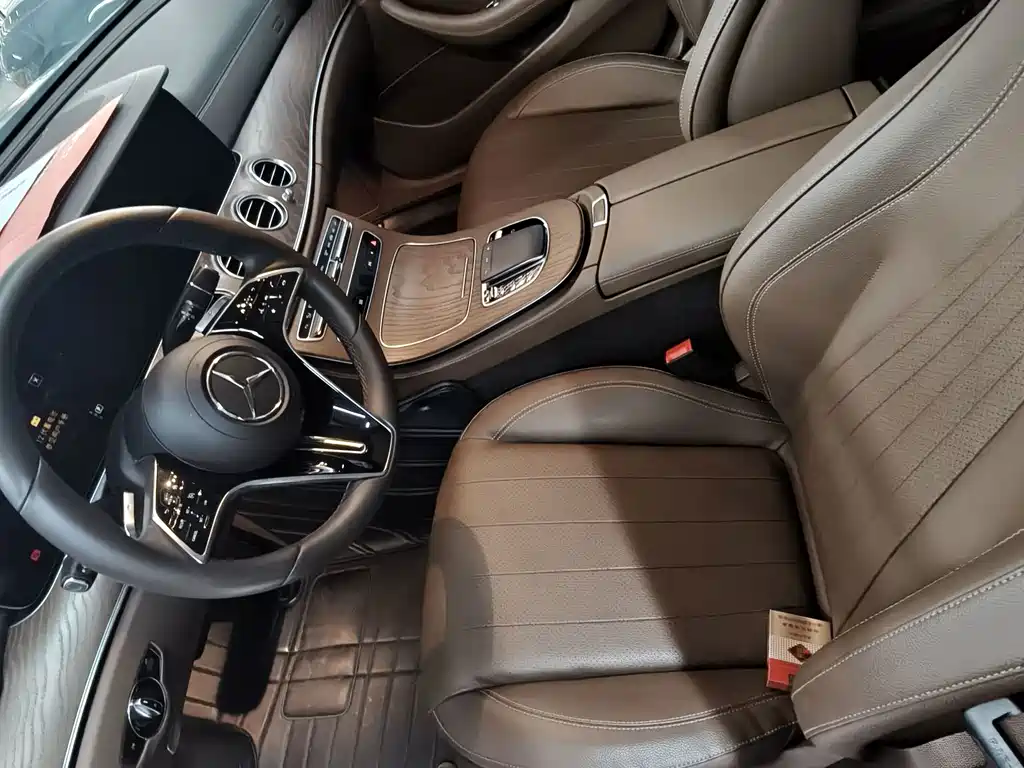 Mercedes-Benz E-Class — миниатюра 4
