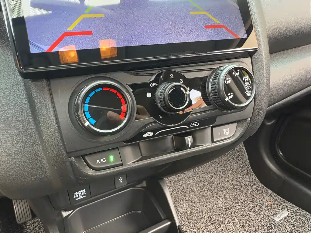 Honda Fit — миниатюра 16