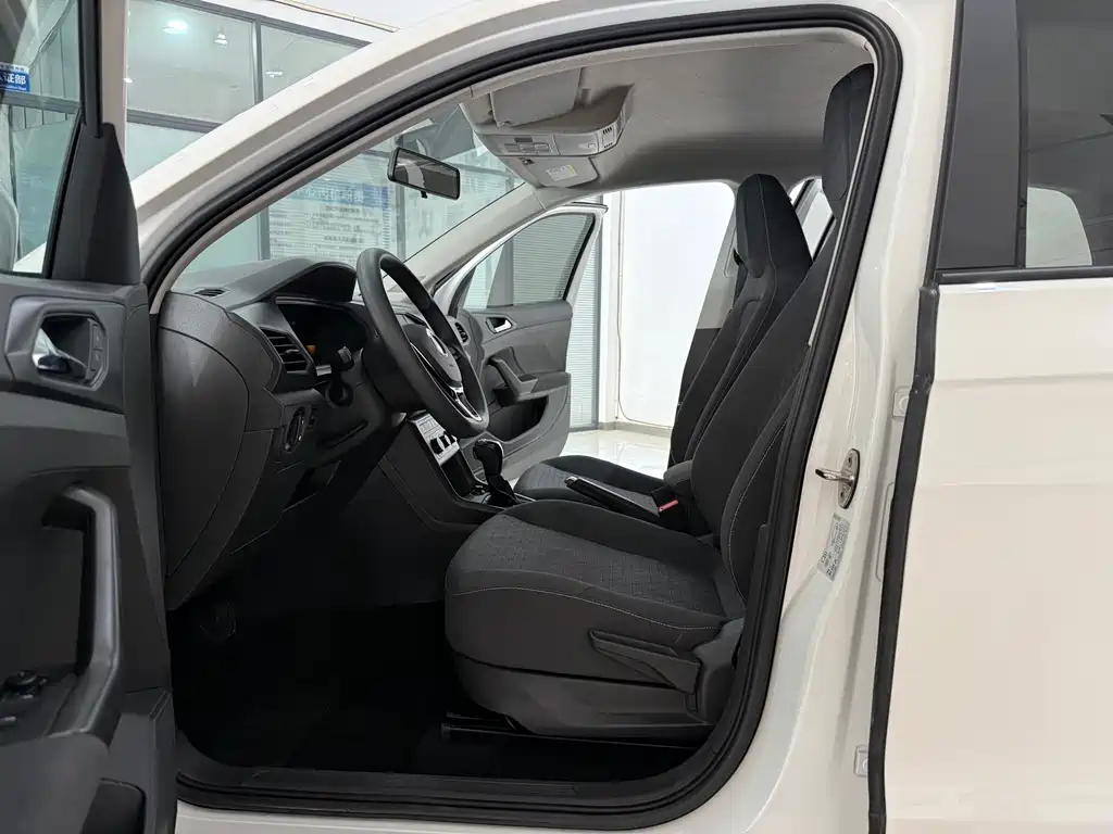 Volkswagen T-Cross — миниатюра 9