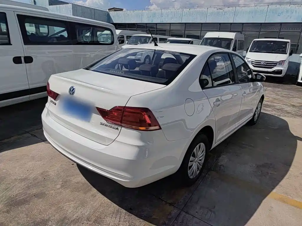 Volkswagen Santana — миниатюра 7