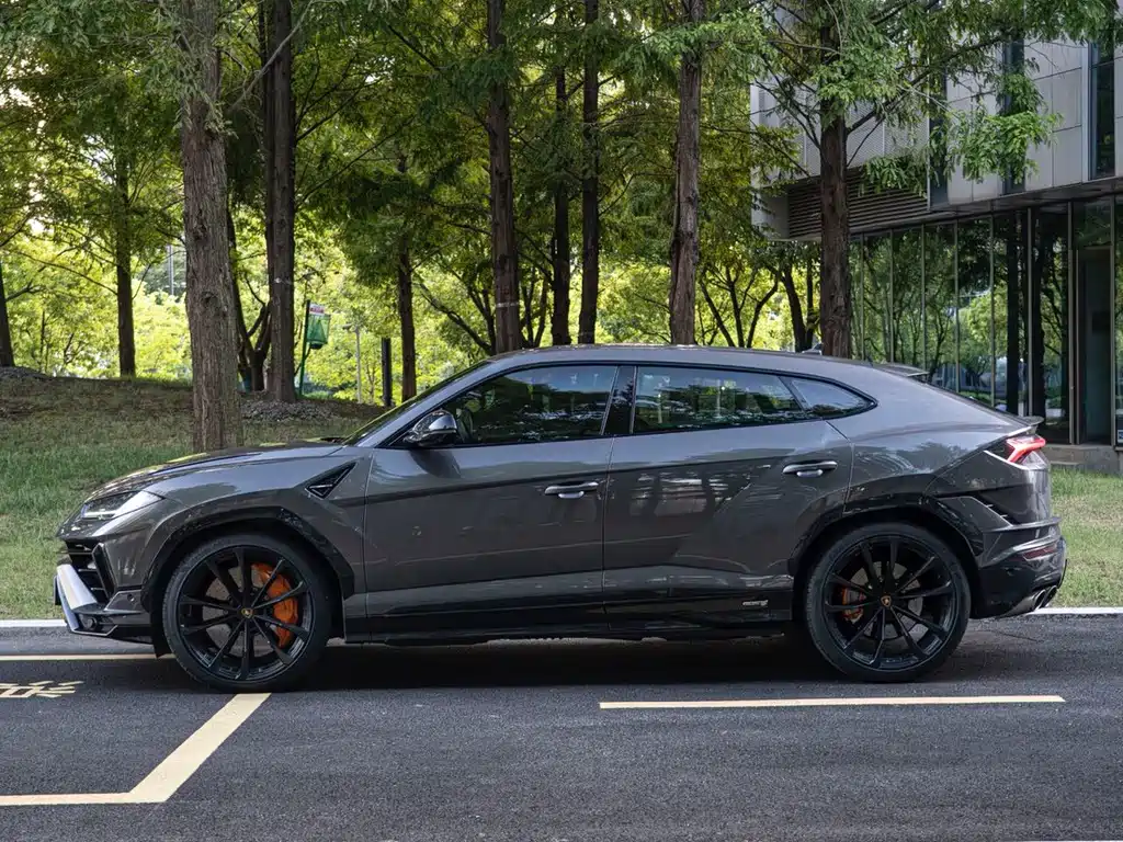 Lamborghini Urus — миниатюра 4