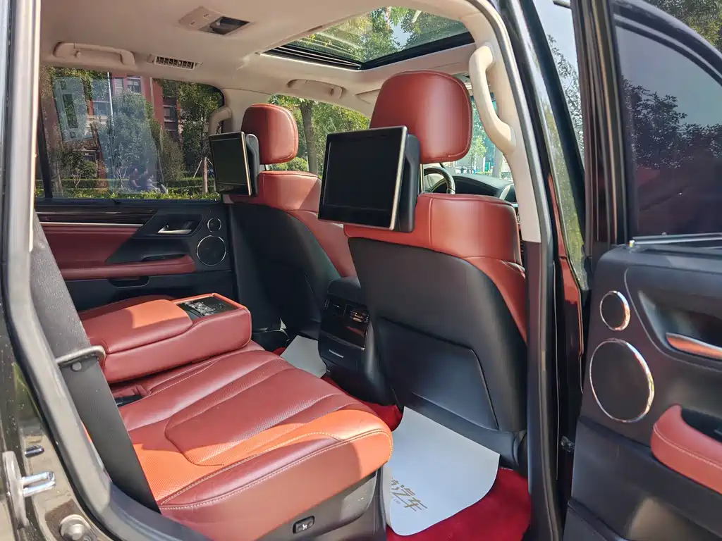 Lexus LX — миниатюра 13