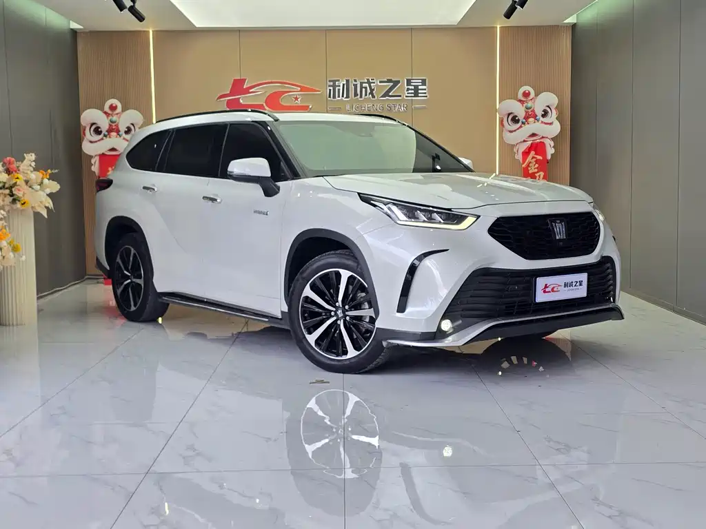 Toyota Crown Kluger — миниатюра 3