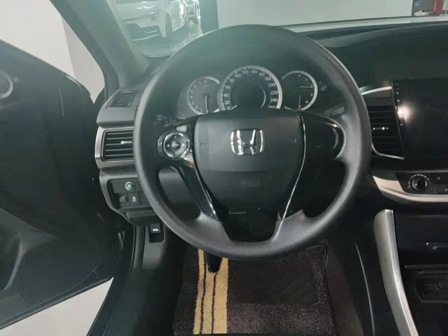 Honda Accord — миниатюра 14