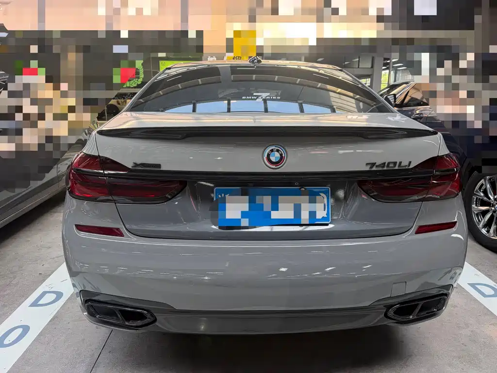 BMW 7 Series — миниатюра 16