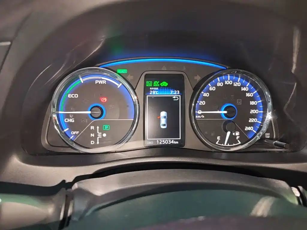 Toyota Corolla Hybrid — миниатюра 12