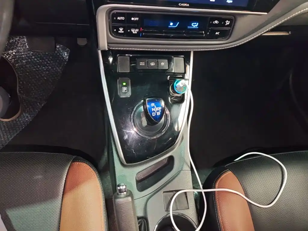 Toyota Corolla Hybrid — миниатюра 14