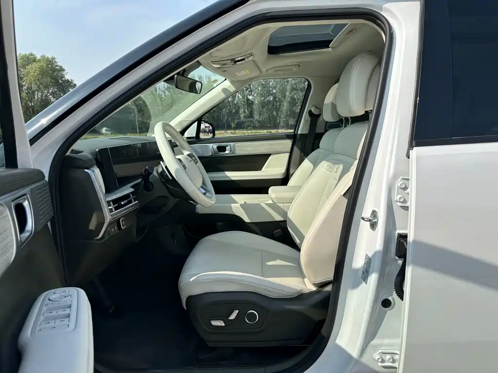 Hyundai Santa Fe — миниатюра 9