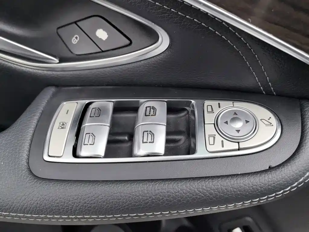 Mercedes-Benz GLC — миниатюра 9