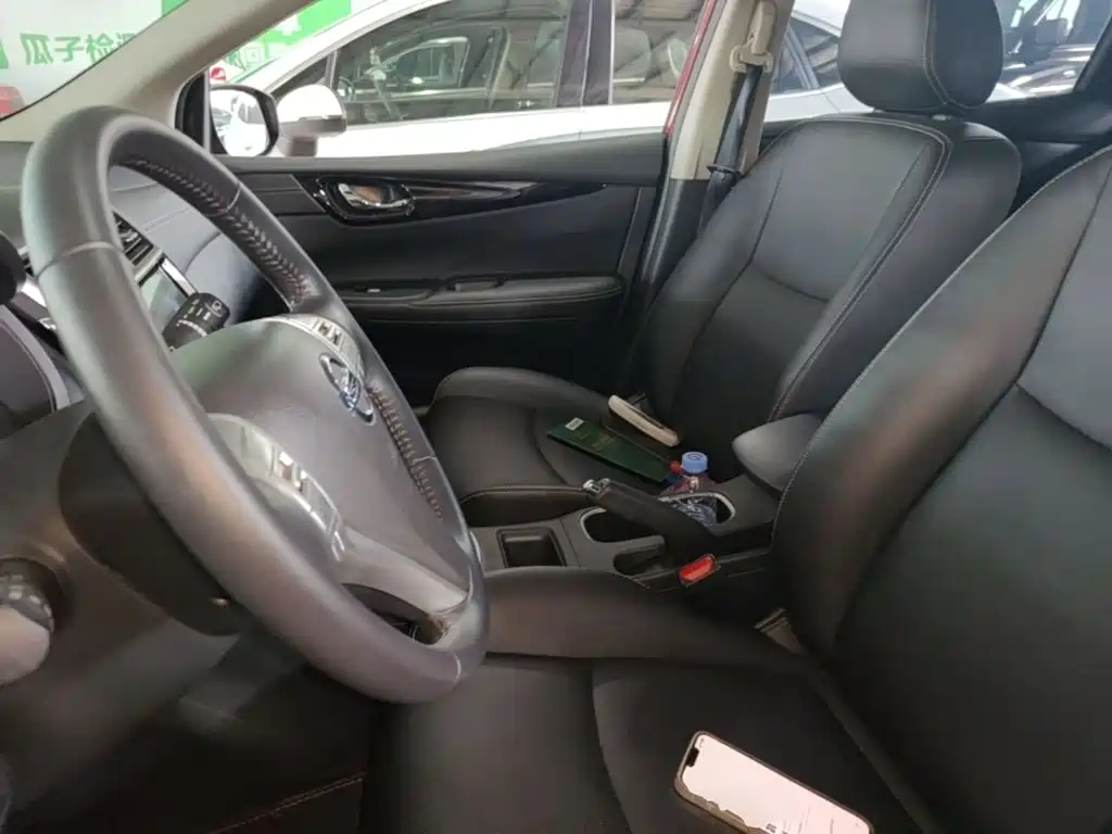 Nissan Tiida — миниатюра 15