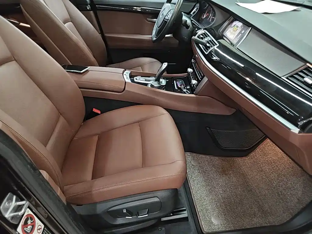 BMW 5 Series GT — миниатюра 25