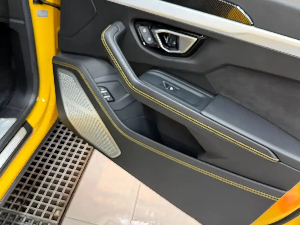 Lamborghini Urus — миниатюра 15
