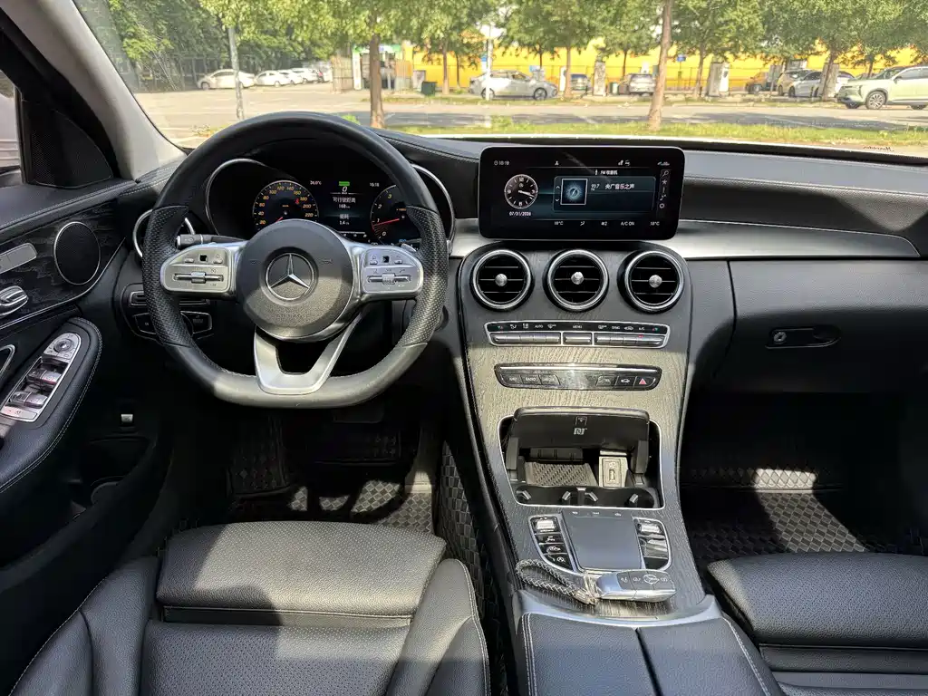 Mercedes-Benz C-Class — миниатюра 14