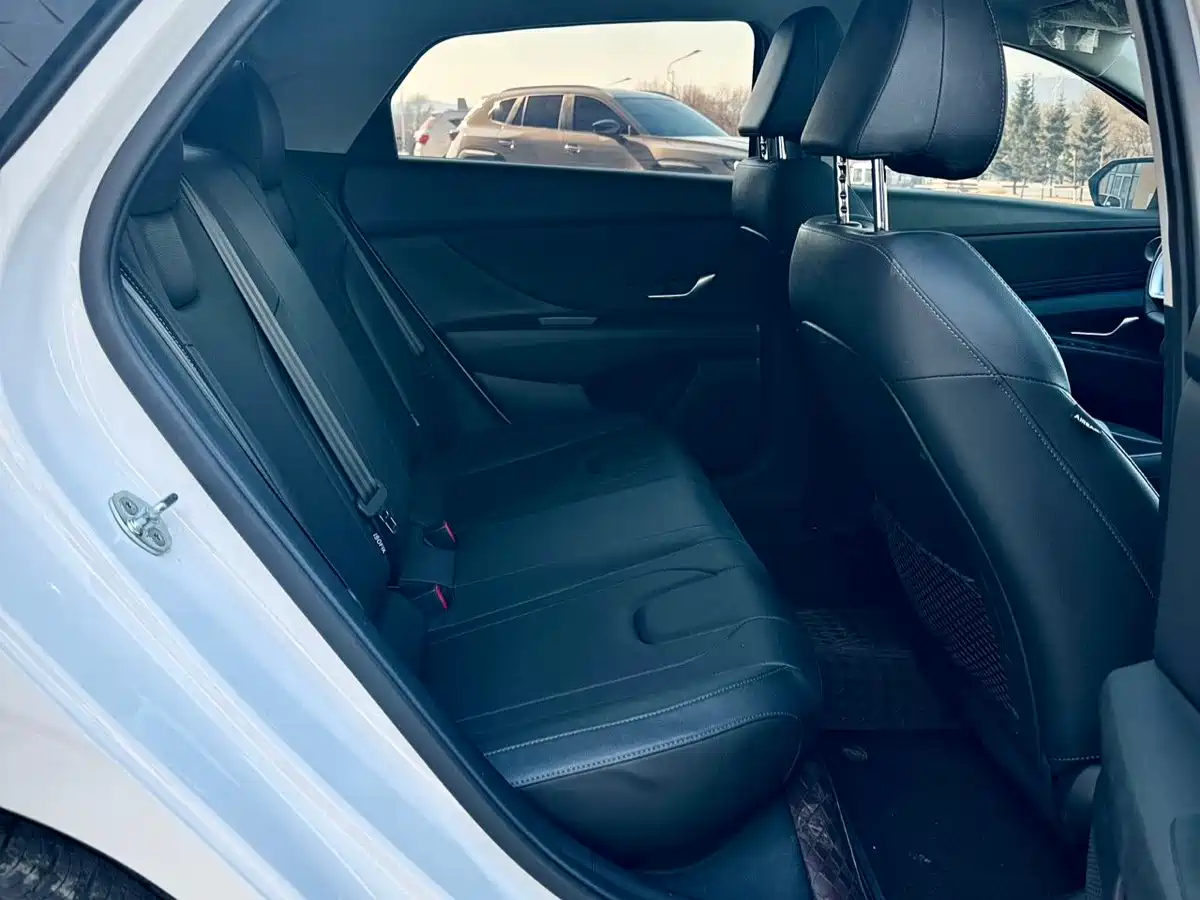 Hyundai Elantra id 4674296 из Китая 10