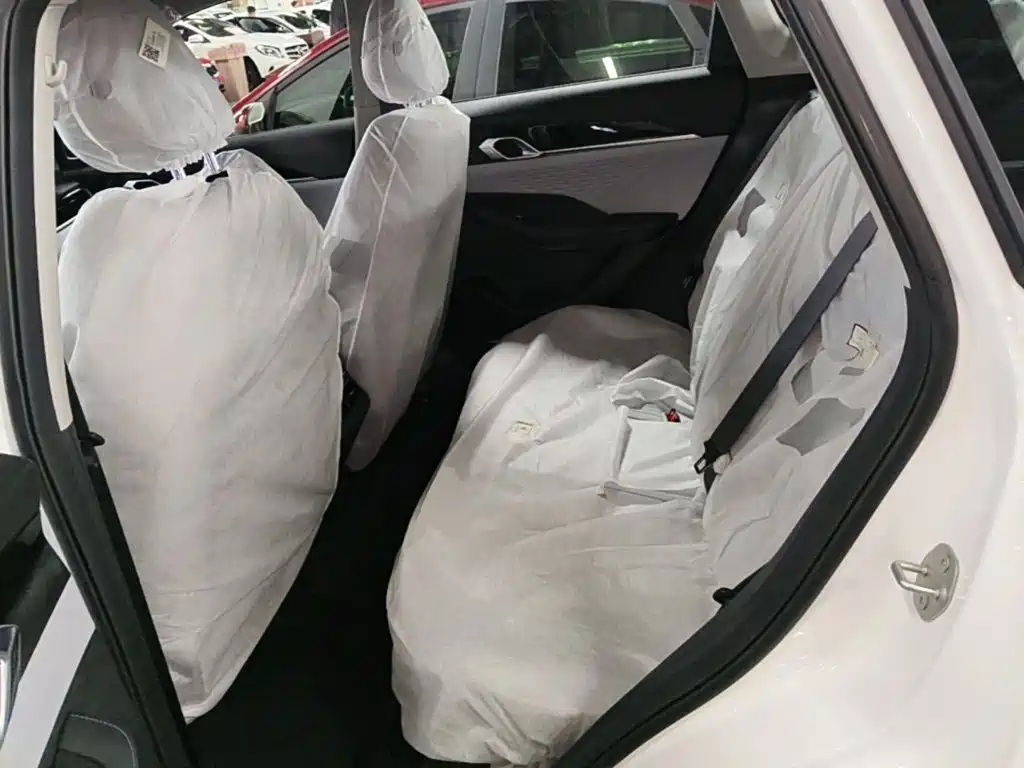 Geely Binyue — миниатюра 17
