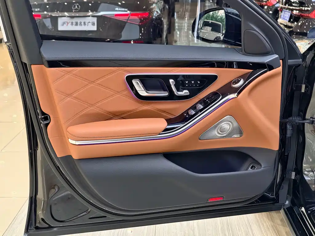 Mercedes-Benz S-Class — миниатюра 4
