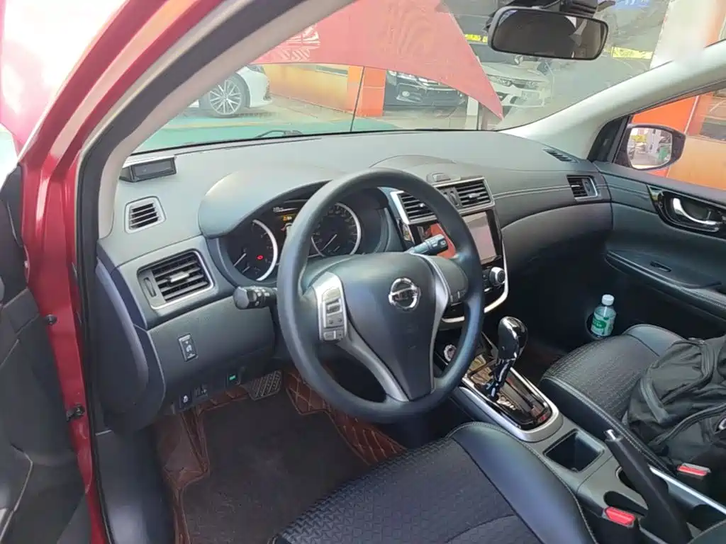Nissan Tiida — миниатюра 10